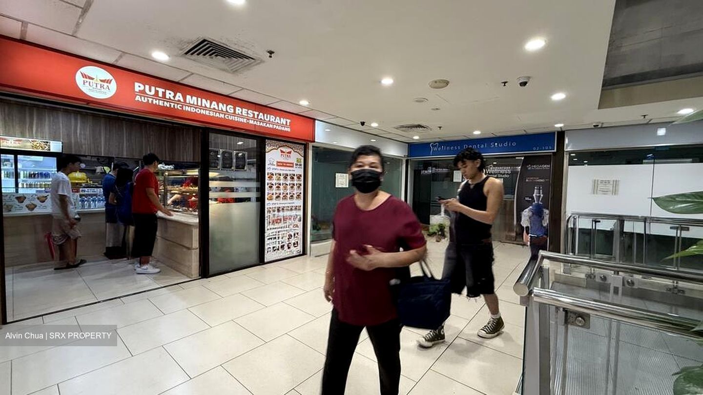 Lucky Plaza (D9), Retail #628804161